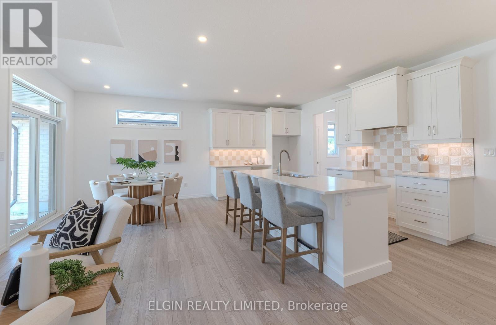 42199 Mcbain Line, Central Elgin, ON - Indoor Photo Showing Kitchen With Upgraded Kitchen