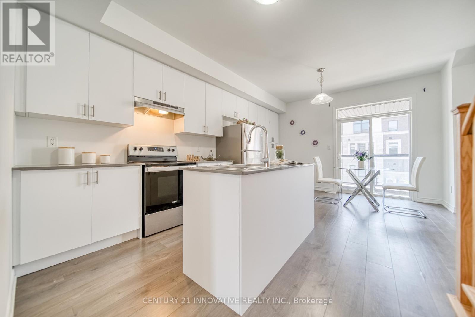388 Okanagan Path, Oshawa, ON - Indoor Photo Showing Kitchen
