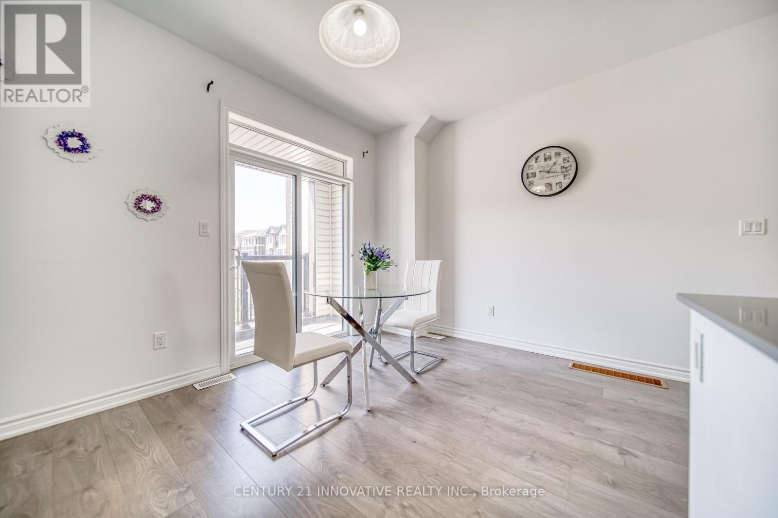 388 Okanagan Path, Oshawa, ON - Indoor Photo Showing Dining Room