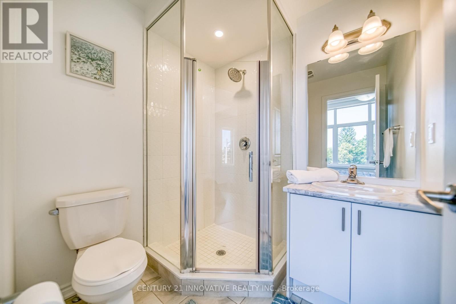 388 Okanagan Path, Oshawa, ON - Indoor Photo Showing Bathroom