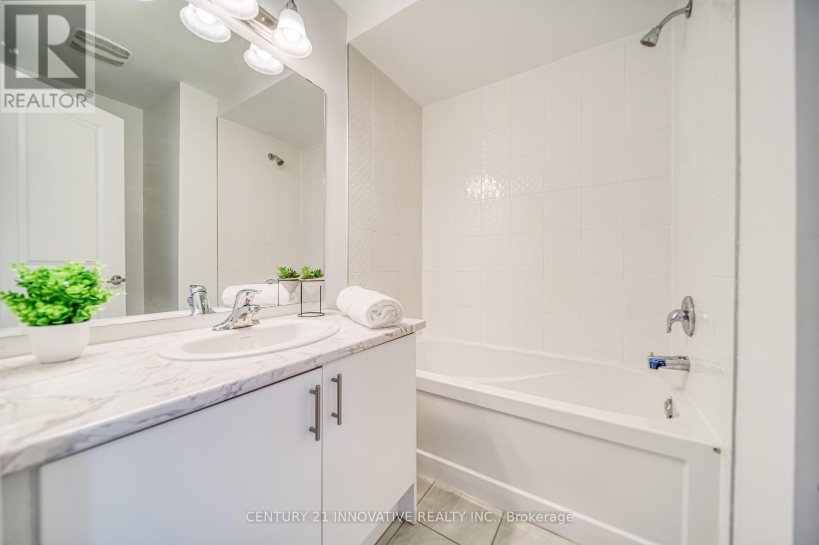 388 Okanagan Path, Oshawa, ON - Indoor Photo Showing Bathroom
