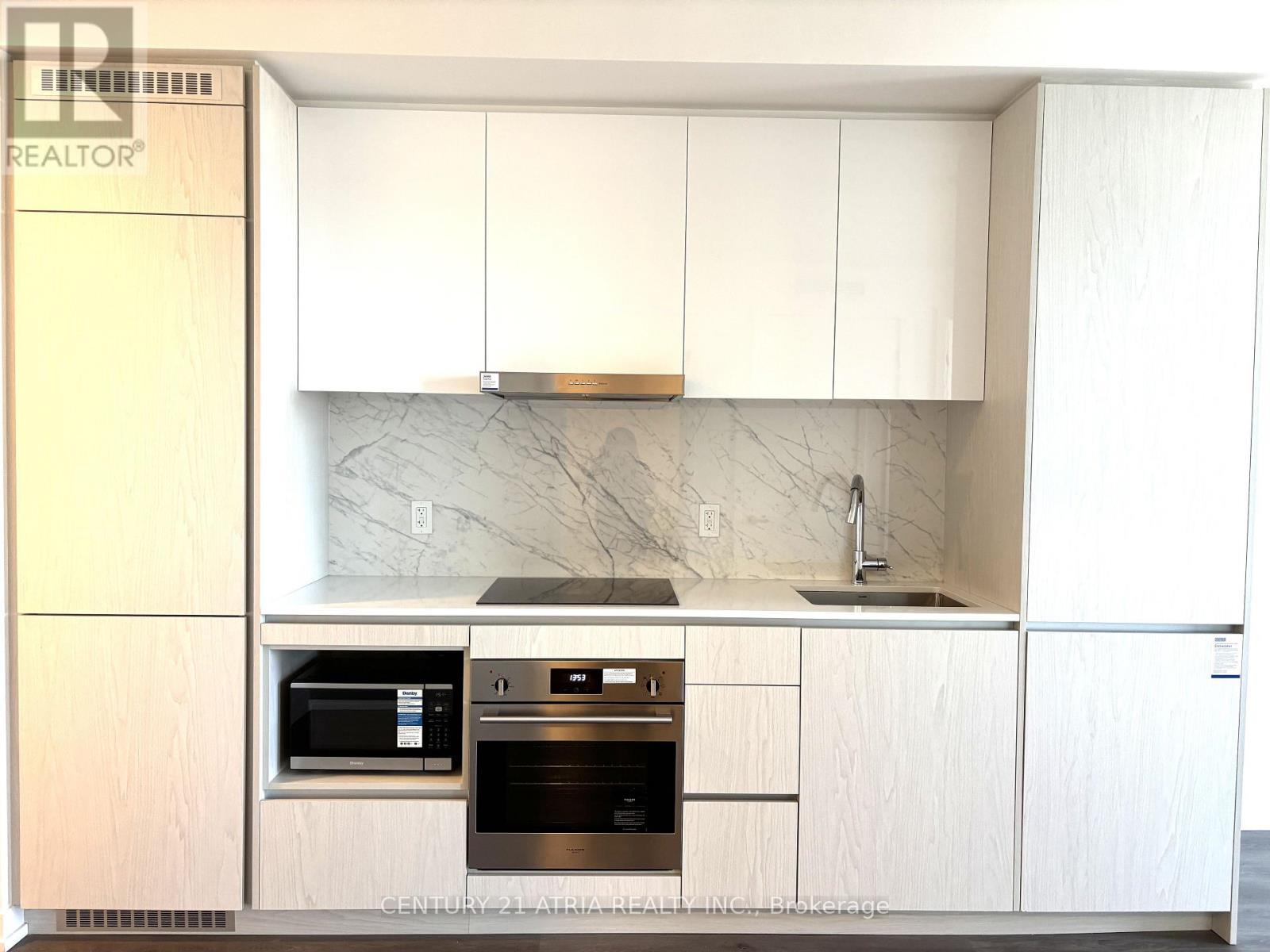 4209 - 28 Interchange Way, Vaughan, ON - Indoor Photo Showing Kitchen