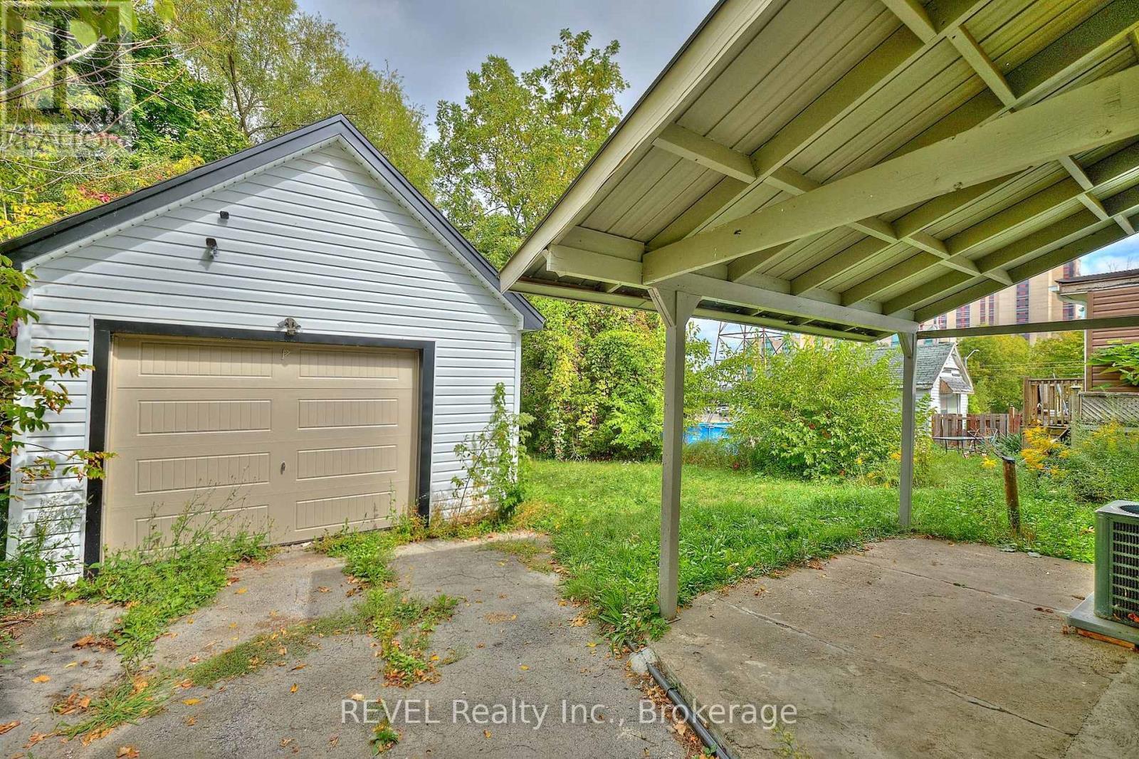 5659 Robinson Street, Niagara Falls (Dorchester), ON - Outdoor