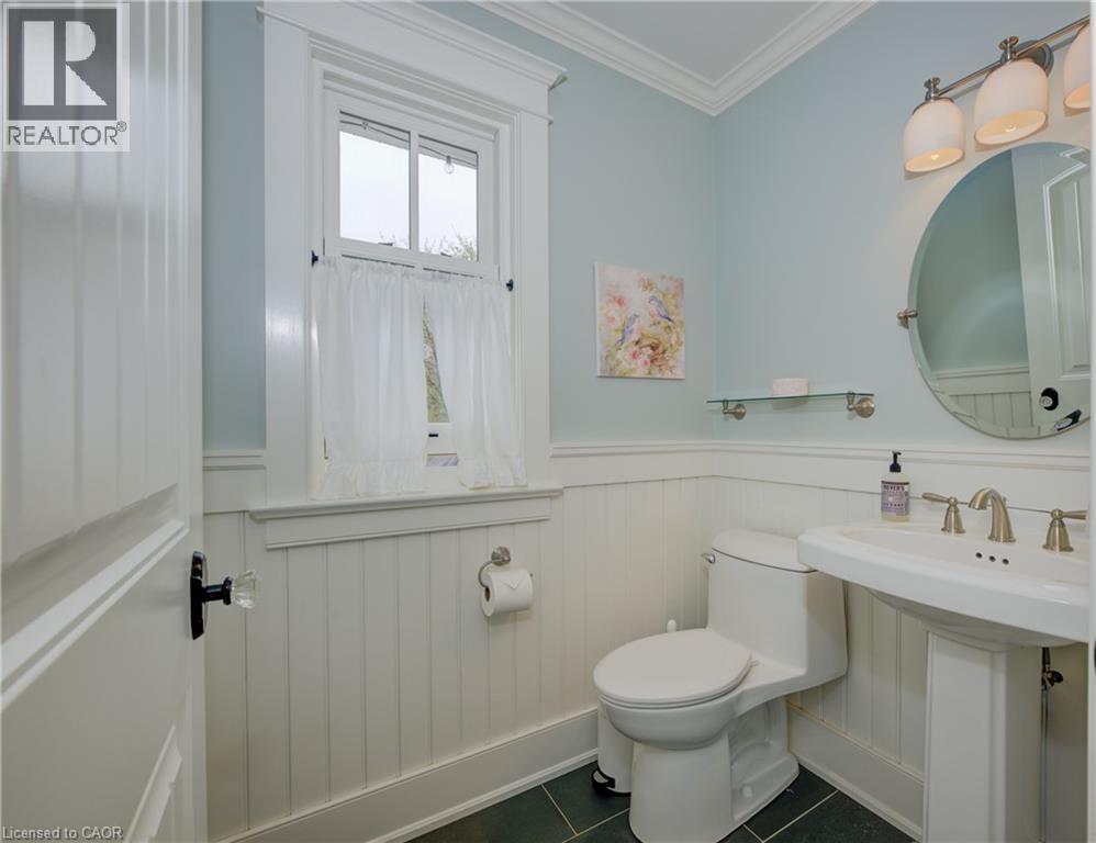 234 Concession 14 Road E, Flamborough, ON - Indoor Photo Showing Bathroom