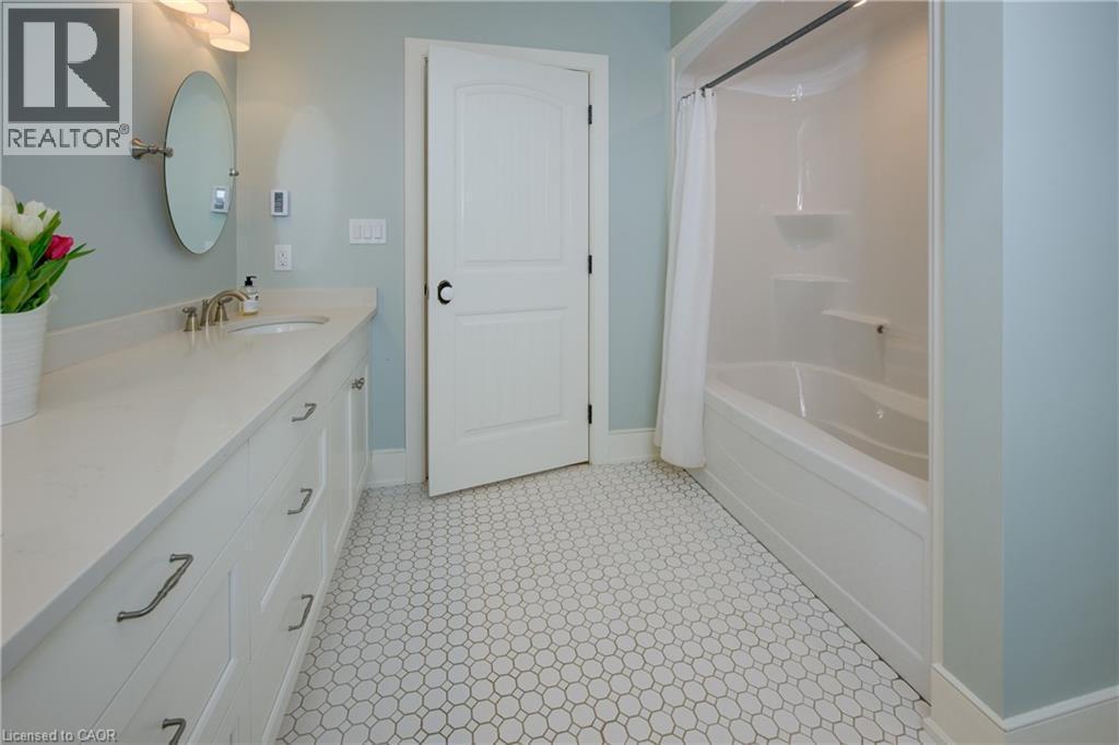 234 Concession 14 Road E, Flamborough, ON - Indoor Photo Showing Bathroom