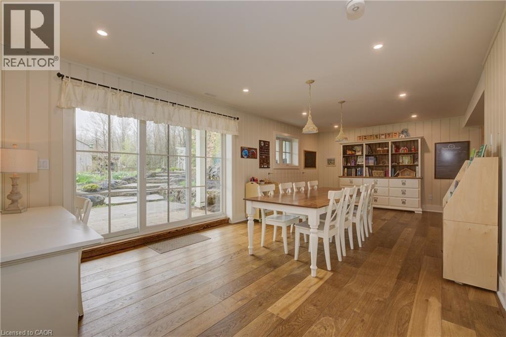 234 Concession 14 Road E, Flamborough, ON - Indoor Photo Showing Dining Room