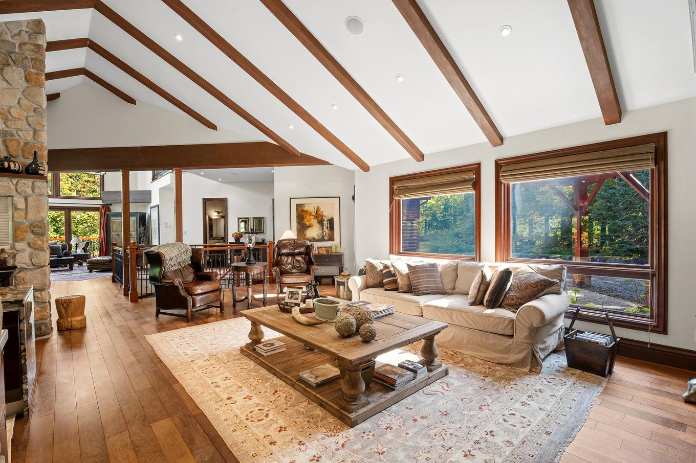 Den - 35 Ch. Du Chevreuil, Lac-Supérieur, QC - Indoor Photo Showing Living Room