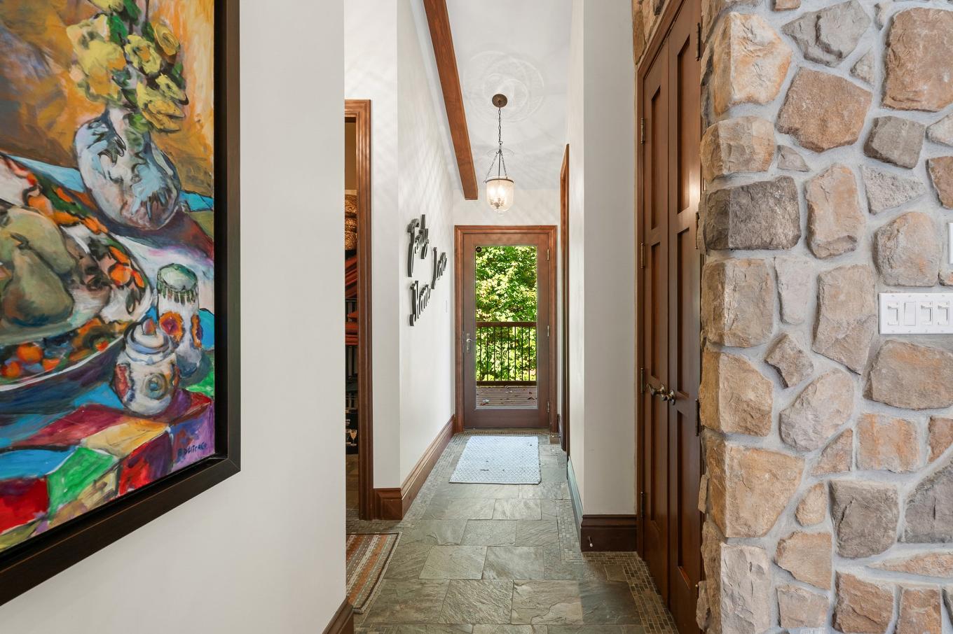 Passageway - 35 Ch. Du Chevreuil, Lac-Supérieur, QC - Indoor Photo Showing Other Room