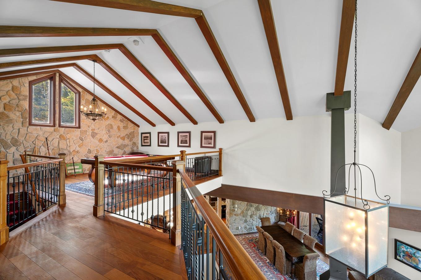 Mezzanine - 35 Ch. Du Chevreuil, Lac-Supérieur, QC - Indoor Photo Showing Other Room