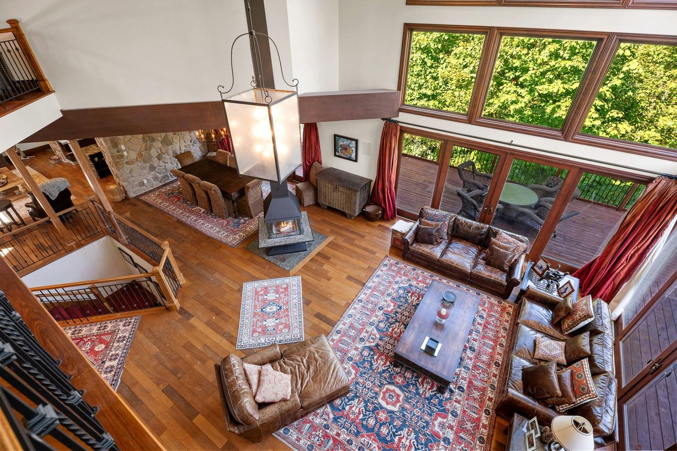 Overall view - 35 Ch. Du Chevreuil, Lac-Supérieur, QC - Indoor With Fireplace