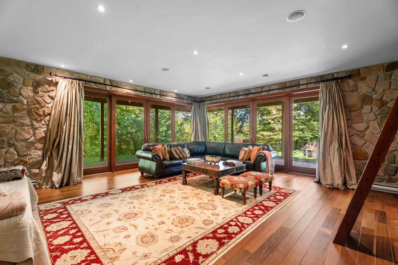 Family room - 35 Ch. Du Chevreuil, Lac-Supérieur, QC - Indoor Photo Showing Living Room