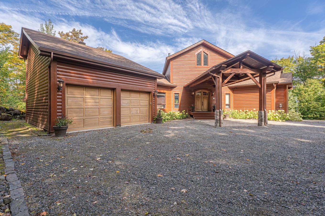 Garage - 35 Ch. Du Chevreuil, Lac-Supérieur, QC - Outdoor