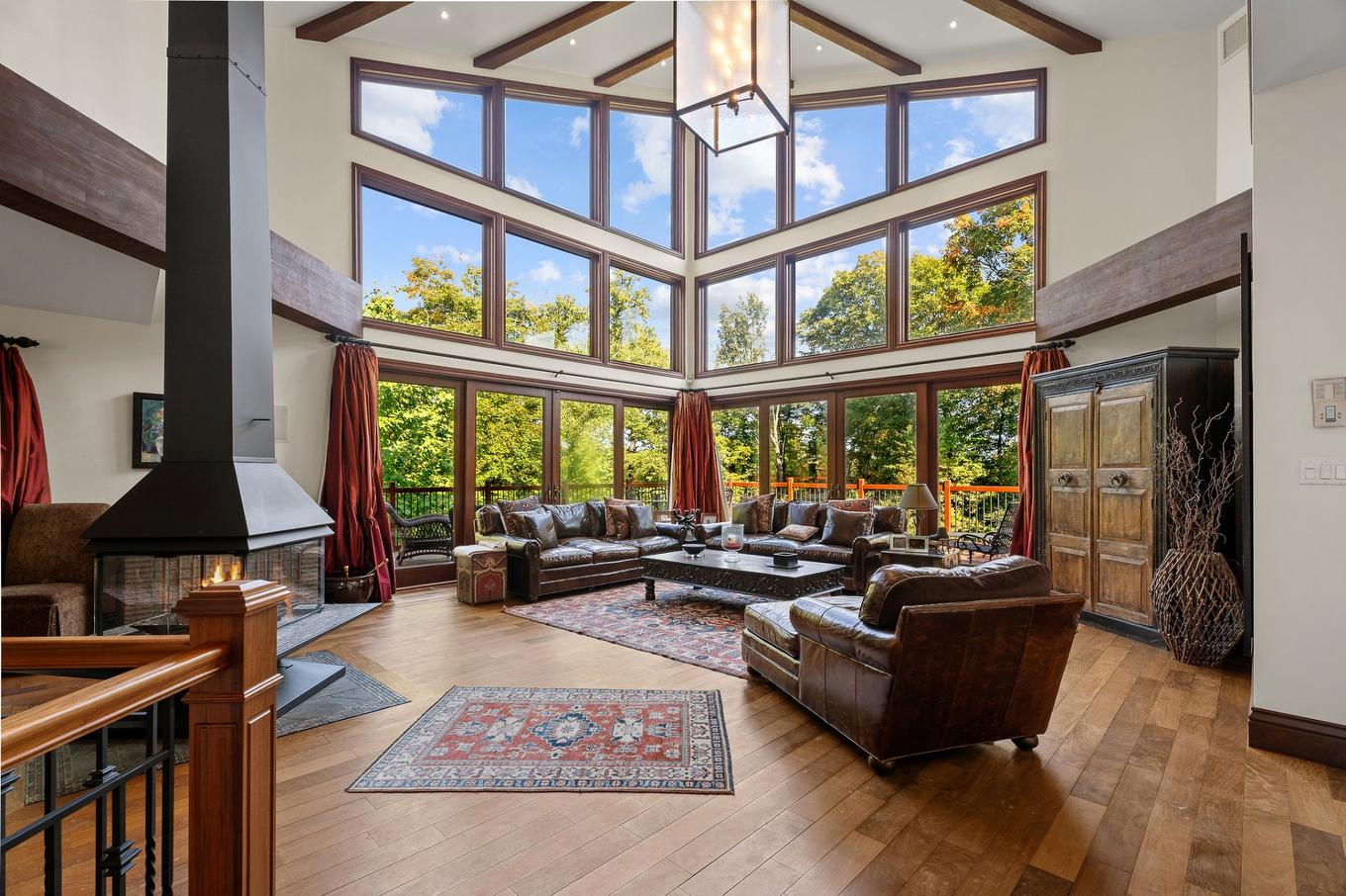 Living room - 35 Ch. Du Chevreuil, Lac-Supérieur, QC - Indoor Photo Showing Other Room