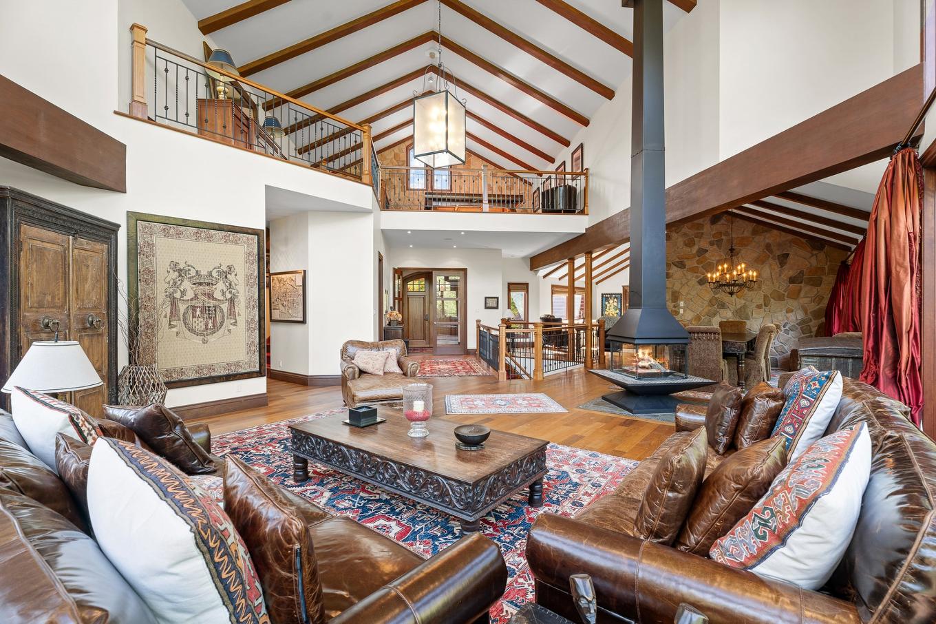 Living room - 35 Ch. Du Chevreuil, Lac-Supérieur, QC - Indoor Photo Showing Living Room With Fireplace