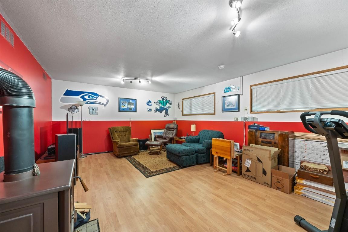 4072 Butters Road, Scotch Creek, BC - Indoor