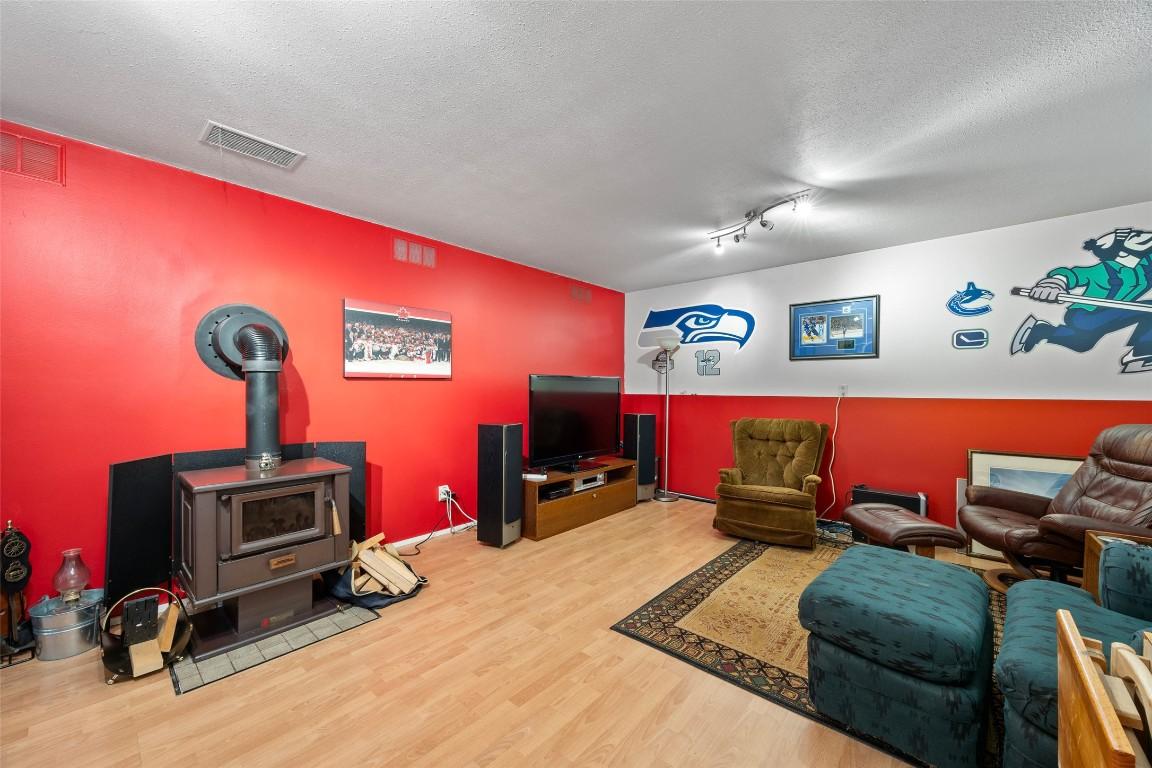 4072 Butters Road, Scotch Creek, BC - Indoor