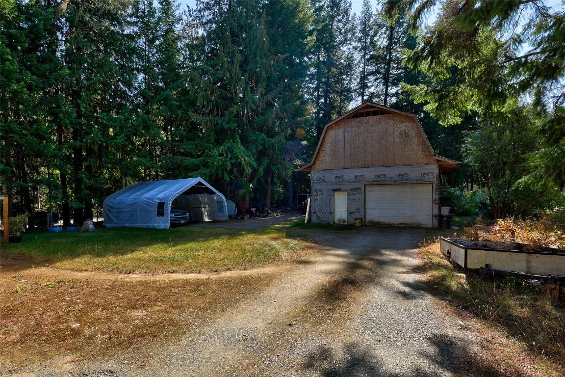 4072 Butters Road, Scotch Creek, BC - Outdoor