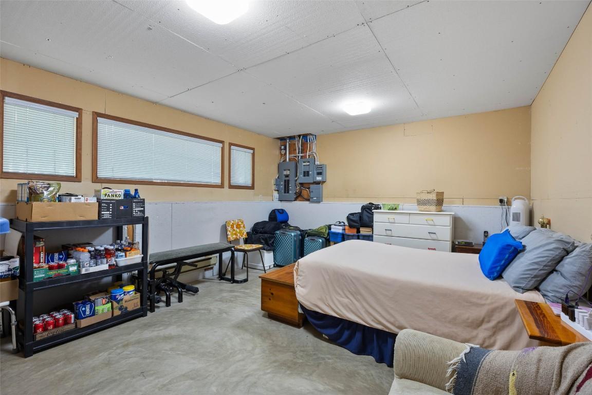 4072 Butters Road, Scotch Creek, BC - Indoor Photo Showing Bedroom