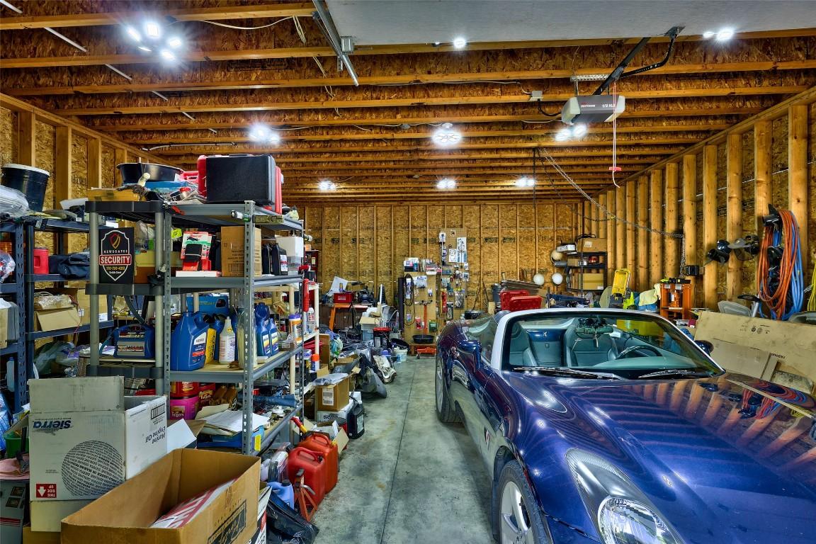 4072 Butters Road, Scotch Creek, BC - Indoor