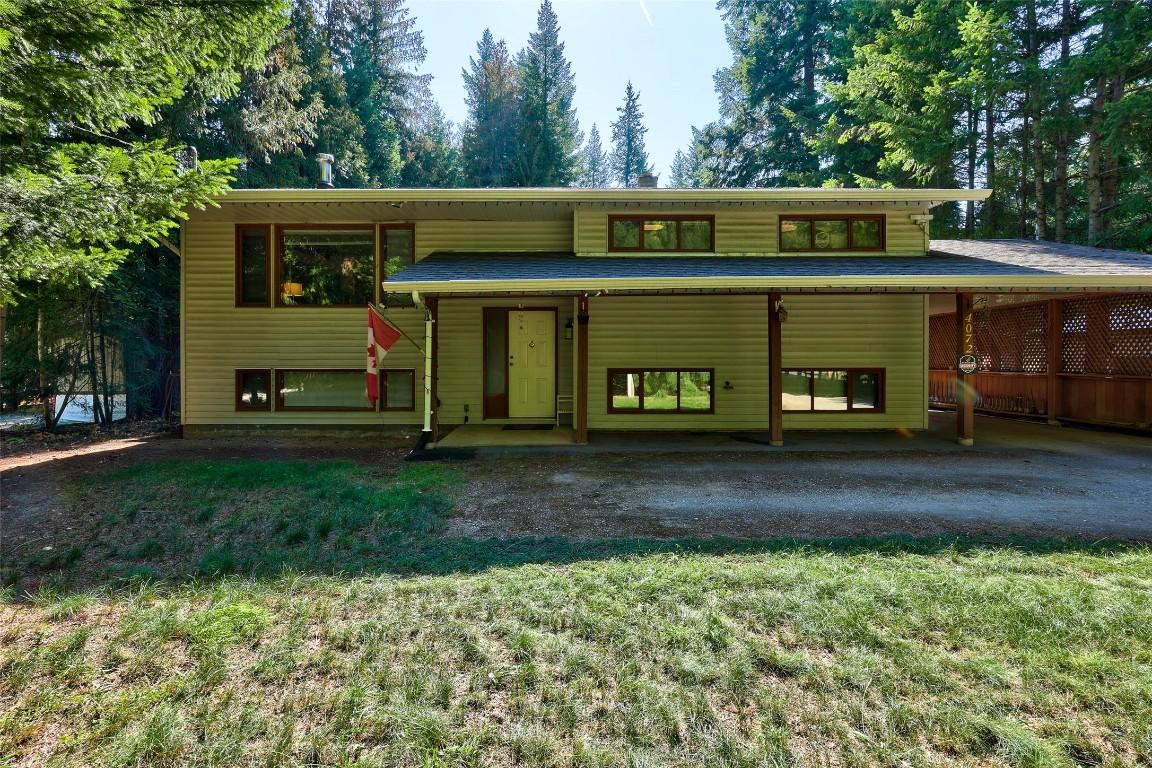 4072 Butters Road, Scotch Creek, BC - Outdoor