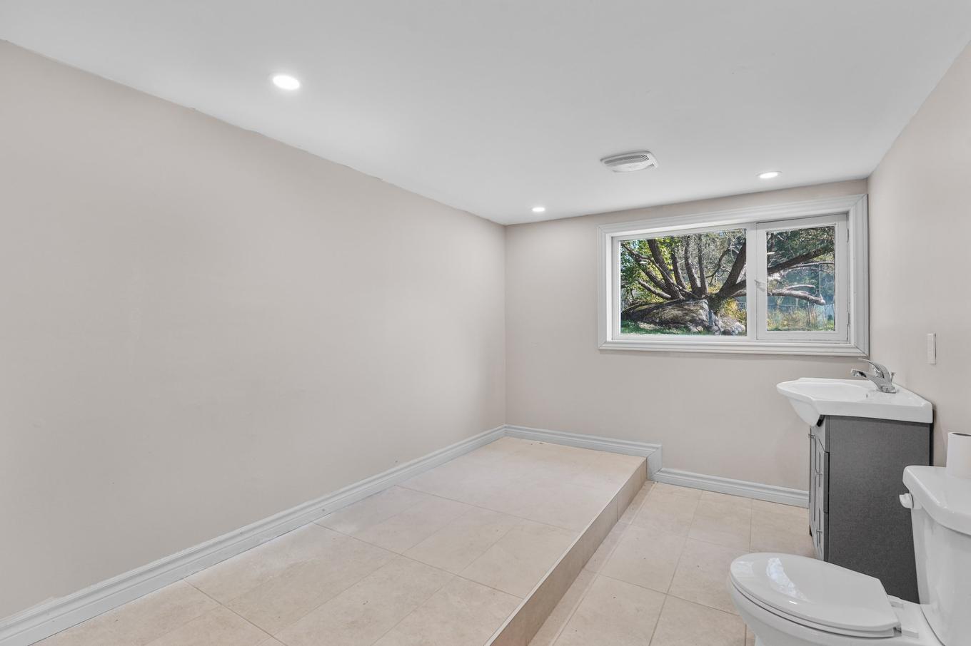 Powder room - 445Z Ch. De La Ferme, Val-Morin, QC - Indoor