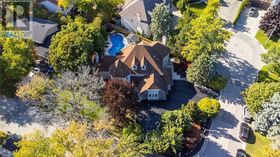 2064 Almira Court, Mississauga, ON - Outdoor With View