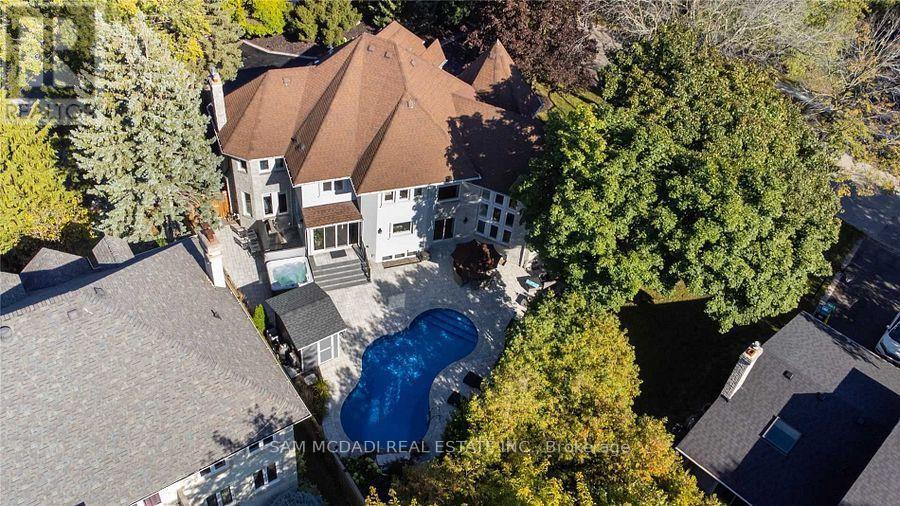 2064 Almira Court, Mississauga, ON - Outdoor