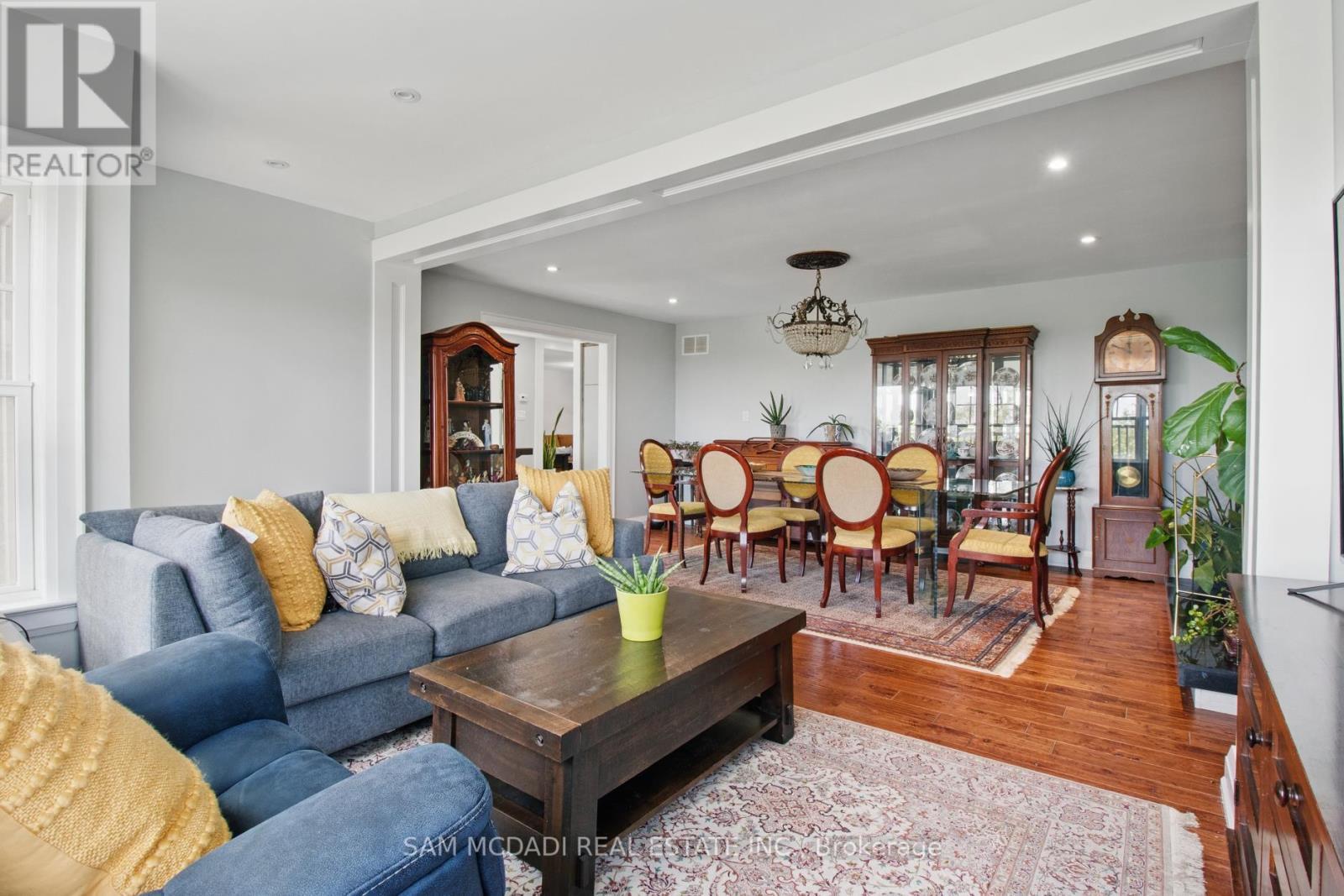 2788 Tallberg Court, Mississauga, ON - Indoor Photo Showing Living Room
