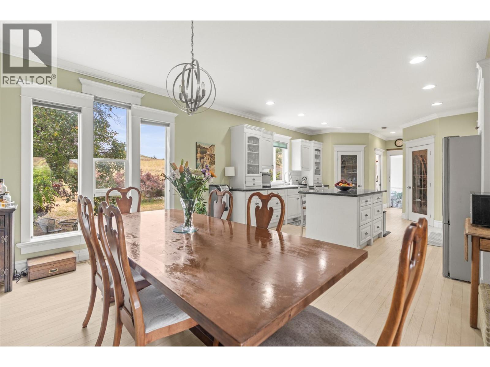 859 Mt. Bulman Place, Vernon, BC - Indoor Photo Showing Dining Room