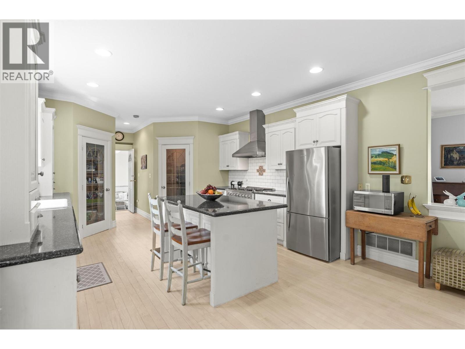 859 Mt. Bulman Place, Vernon, BC - Indoor Photo Showing Kitchen