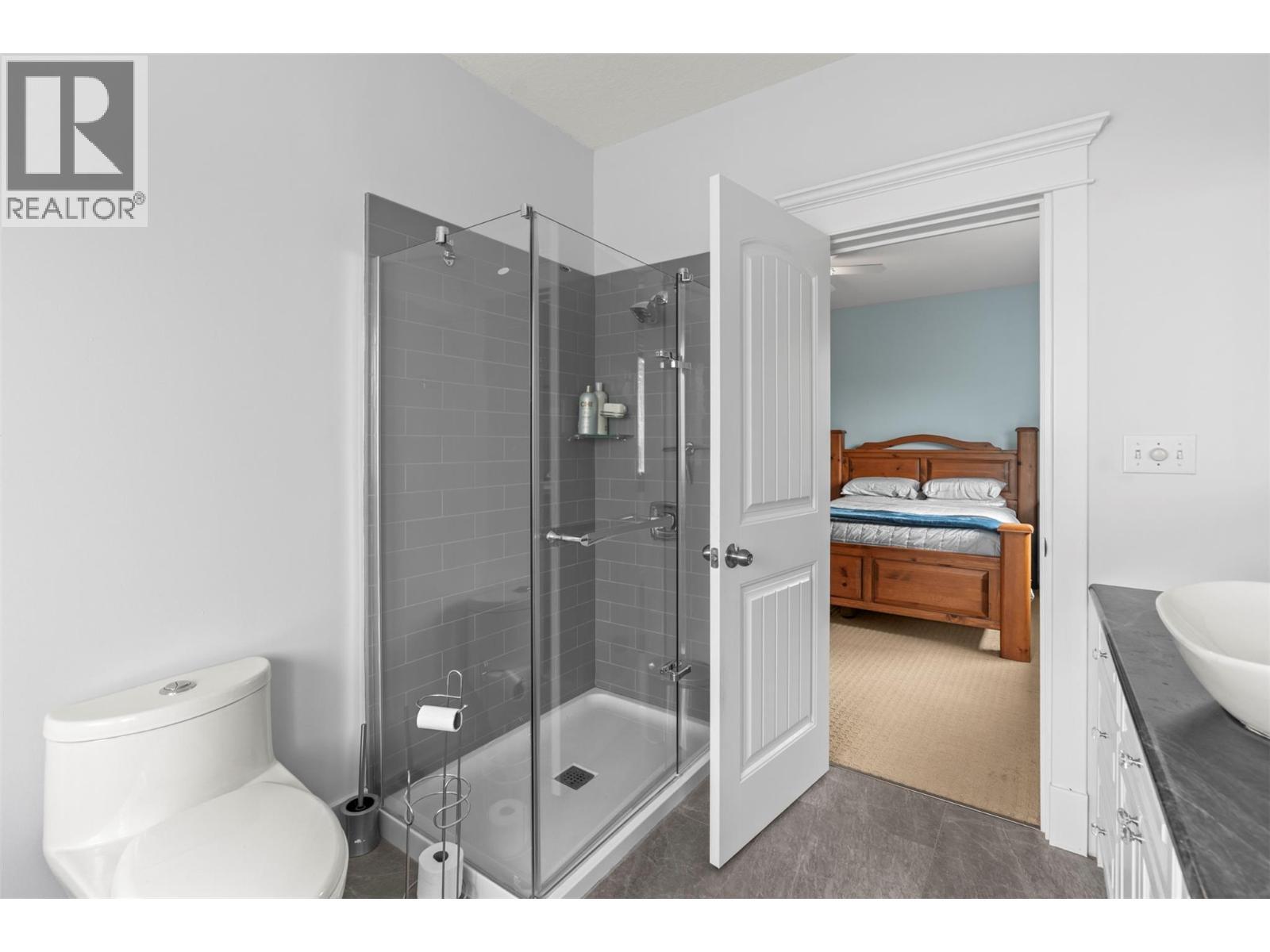 859 Mt. Bulman Place, Vernon, BC - Indoor Photo Showing Bathroom