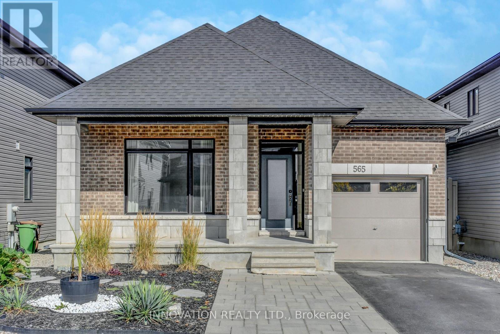 565 Bobolink Ridge, Ottawa, ON - Outdoor