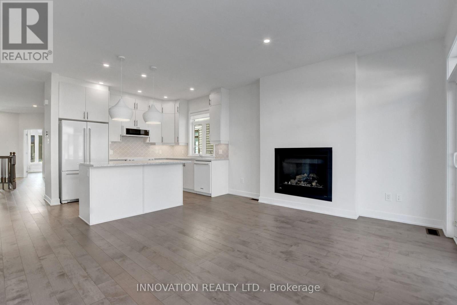 565 Bobolink Ridge, Ottawa, ON - Indoor