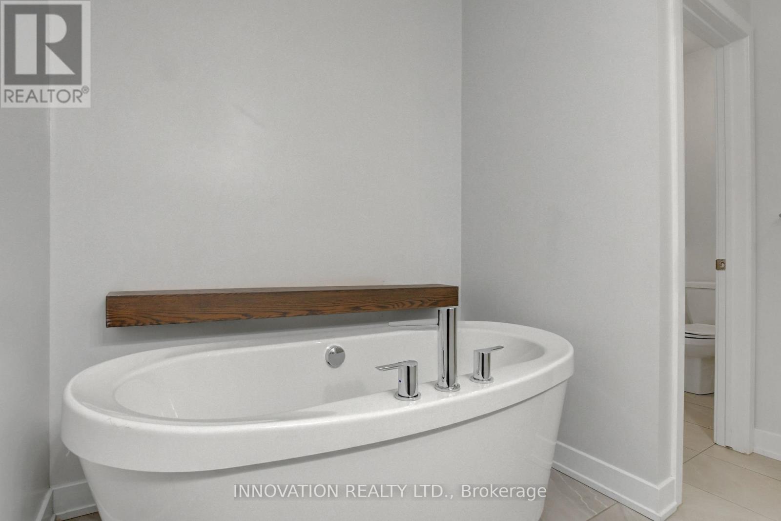 565 Bobolink Ridge, Ottawa, ON - Indoor Photo Showing Bathroom