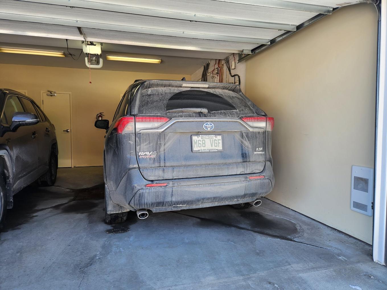Garage - 7-2264 Rue Victoria, Montréal (Lachine), QC - Indoor Photo Showing Garage