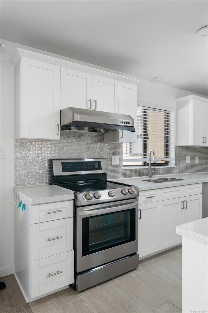 4101 Scoones Pl, Saanich, BC