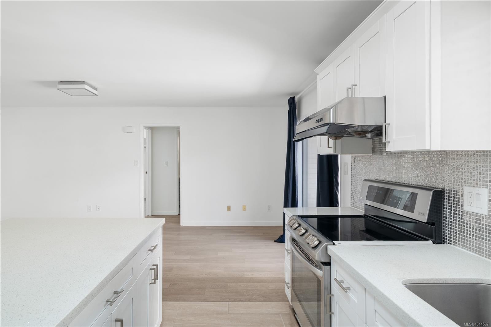 4101 Scoones Pl, Saanich, BC