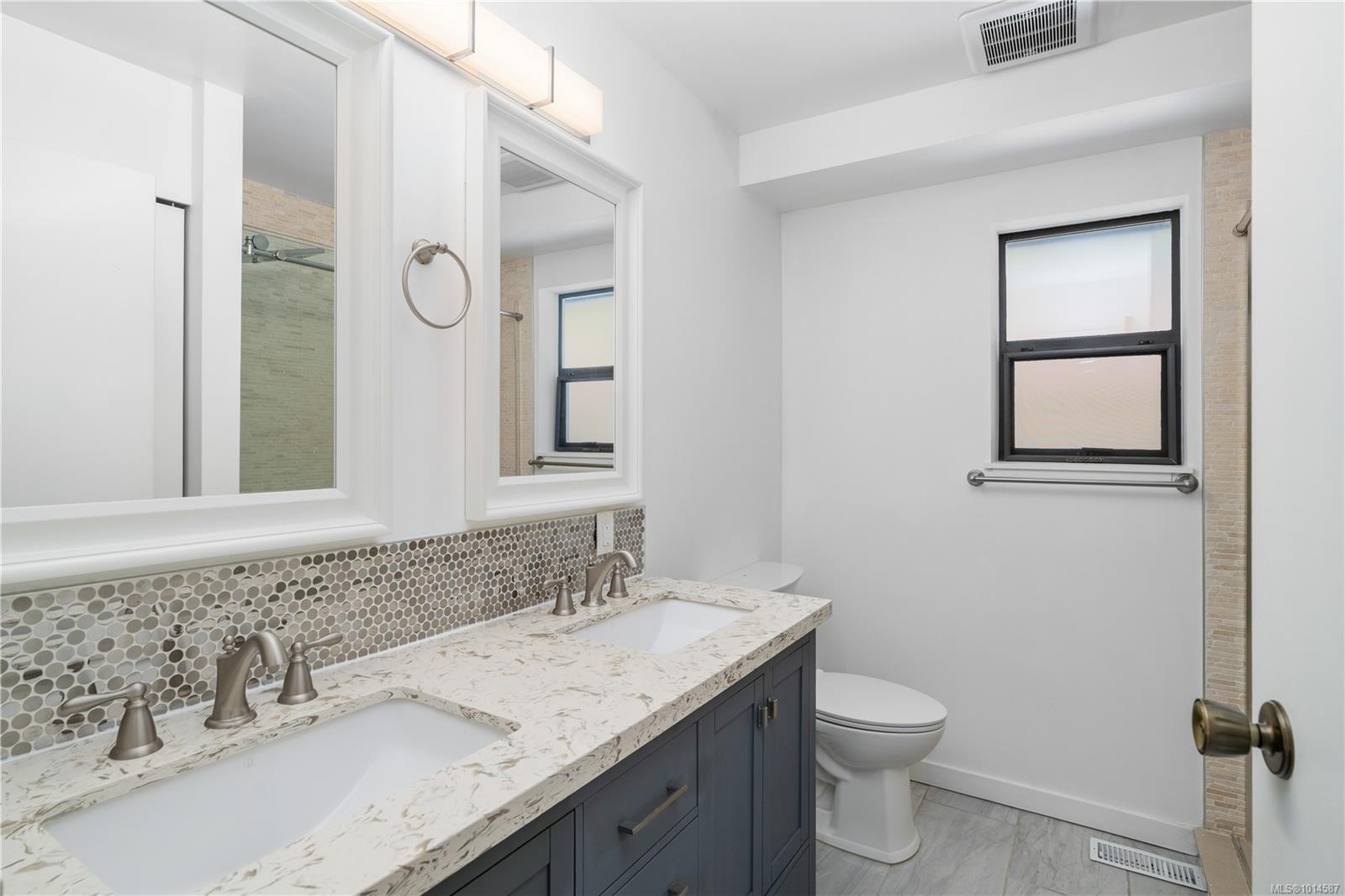 4101 Scoones Pl, Saanich, BC