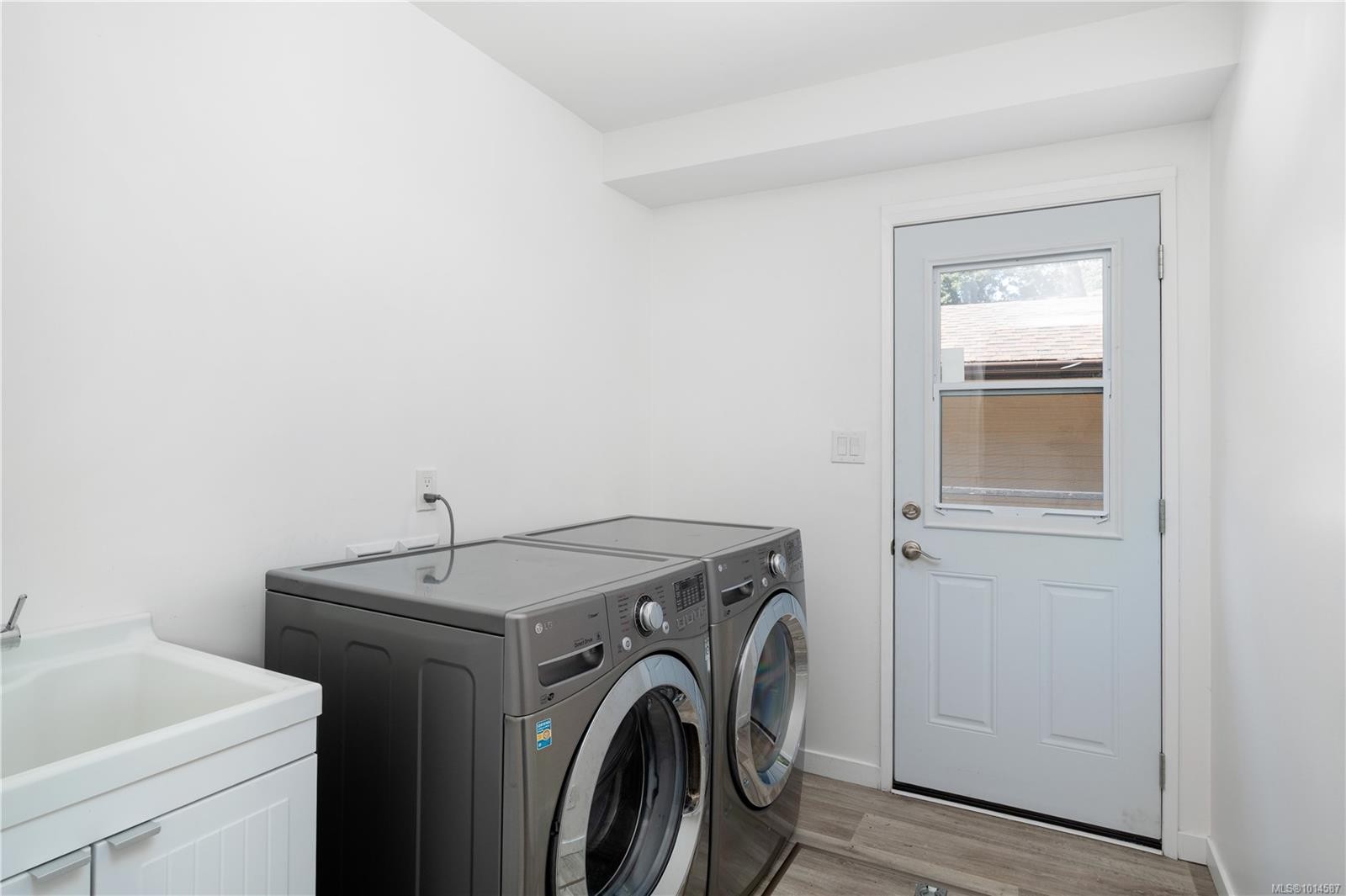 4101 Scoones Pl, Saanich, BC