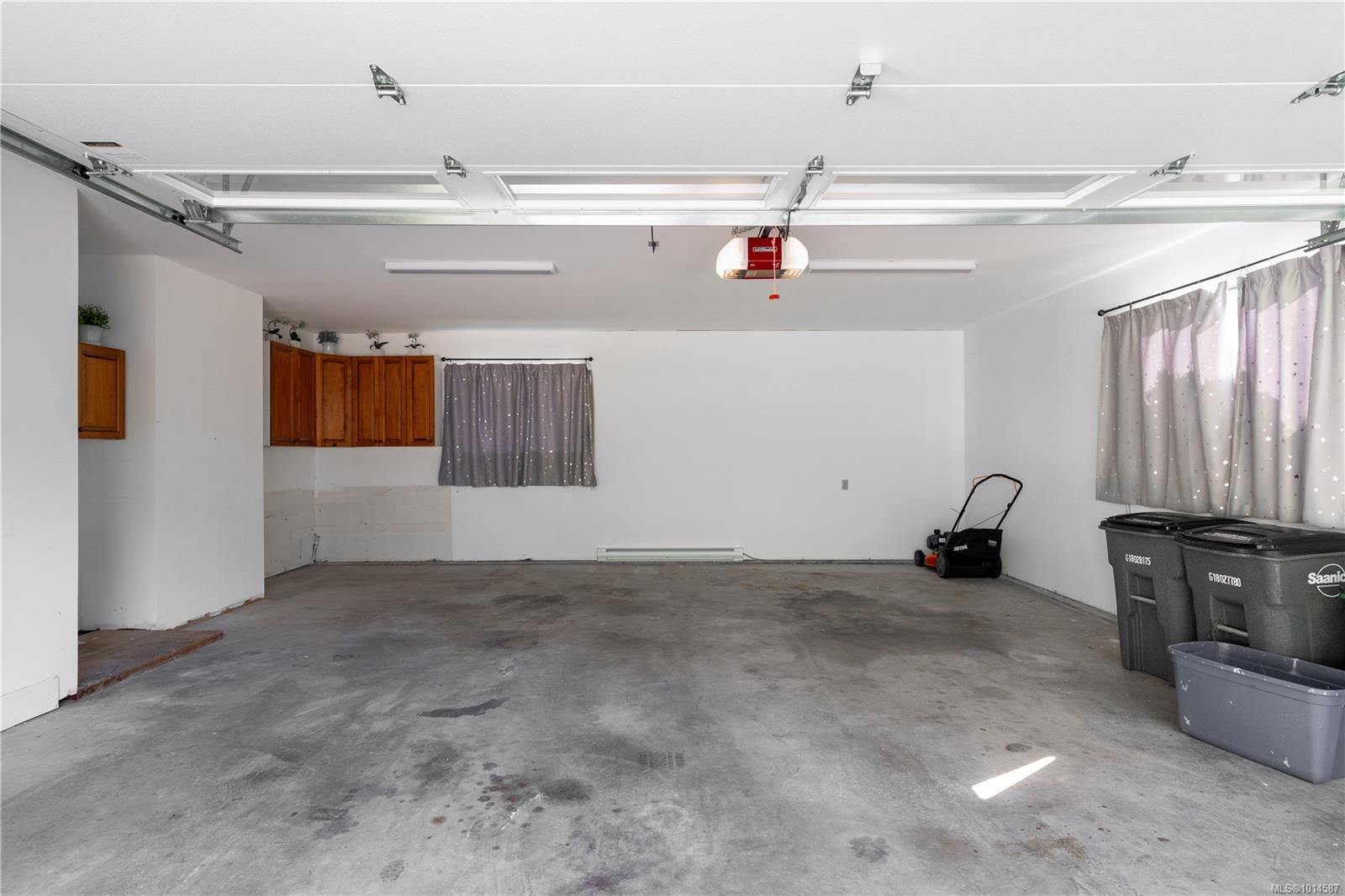 4101 Scoones Pl, Saanich, BC