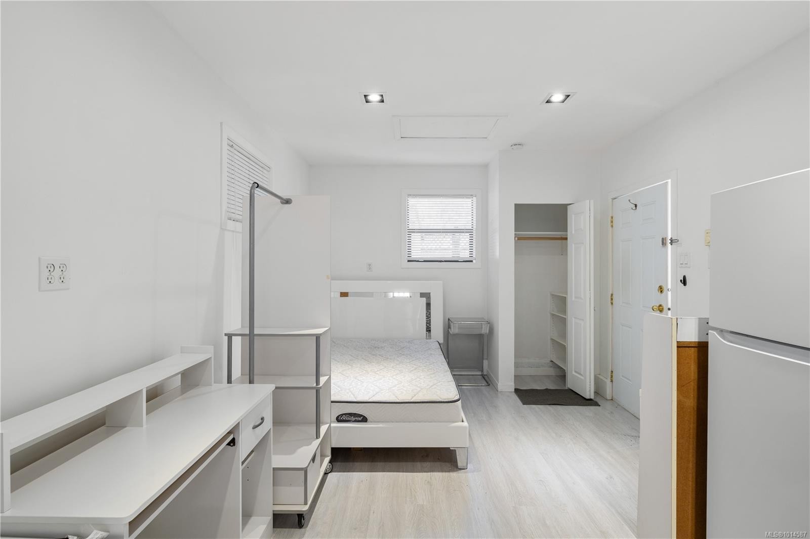 4101 Scoones Pl, Saanich, BC