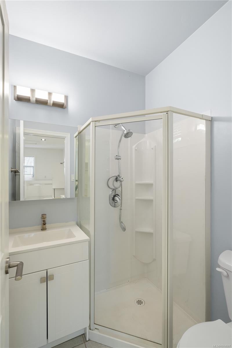 4101 Scoones Pl, Saanich, BC