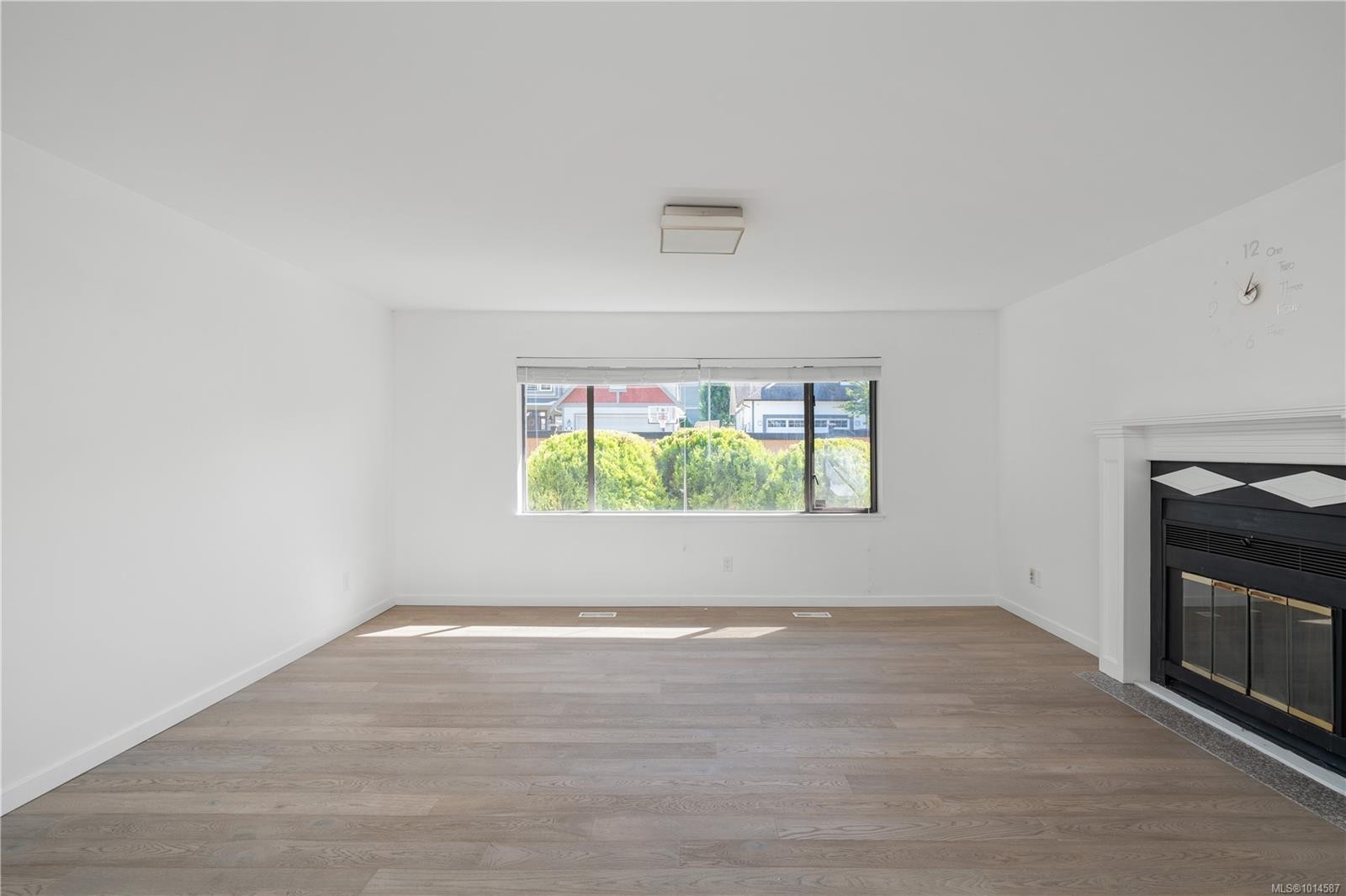 4101 Scoones Pl, Saanich, BC