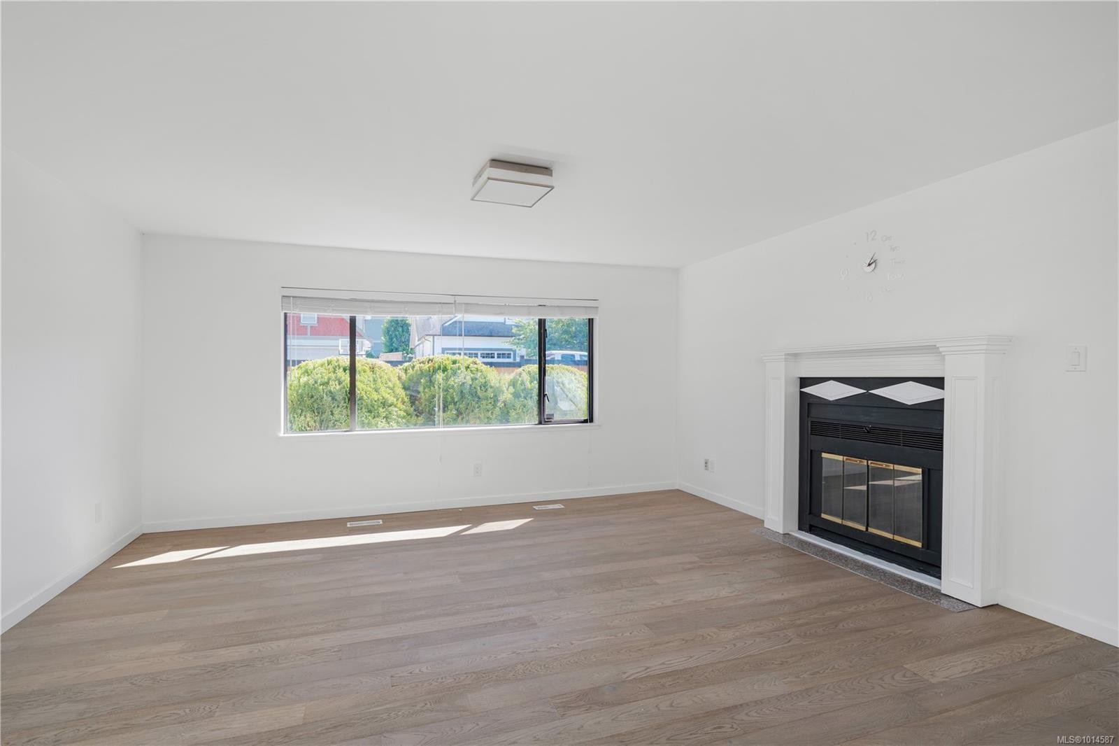 4101 Scoones Pl, Saanich, BC