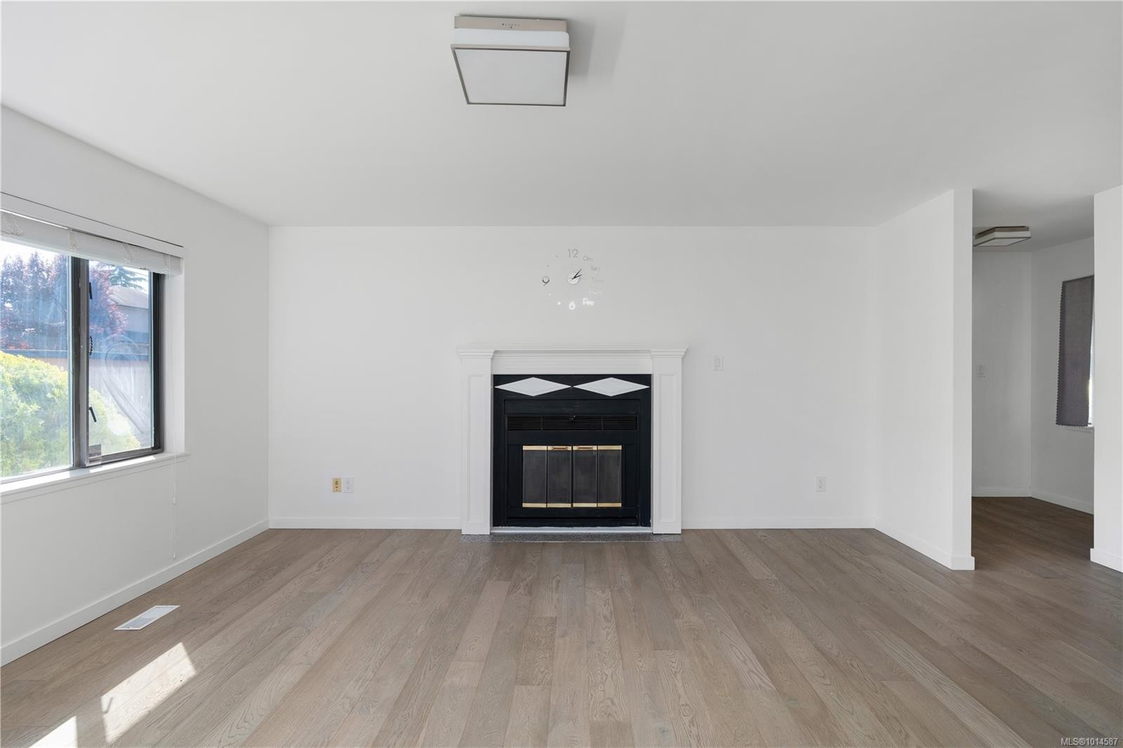 4101 Scoones Pl, Saanich, BC