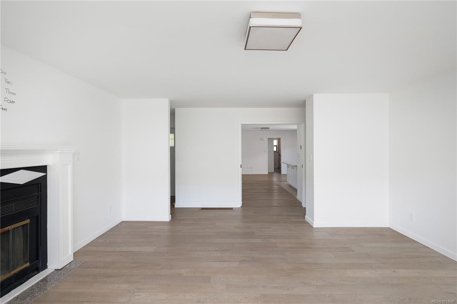 4101 Scoones Pl, Saanich, BC