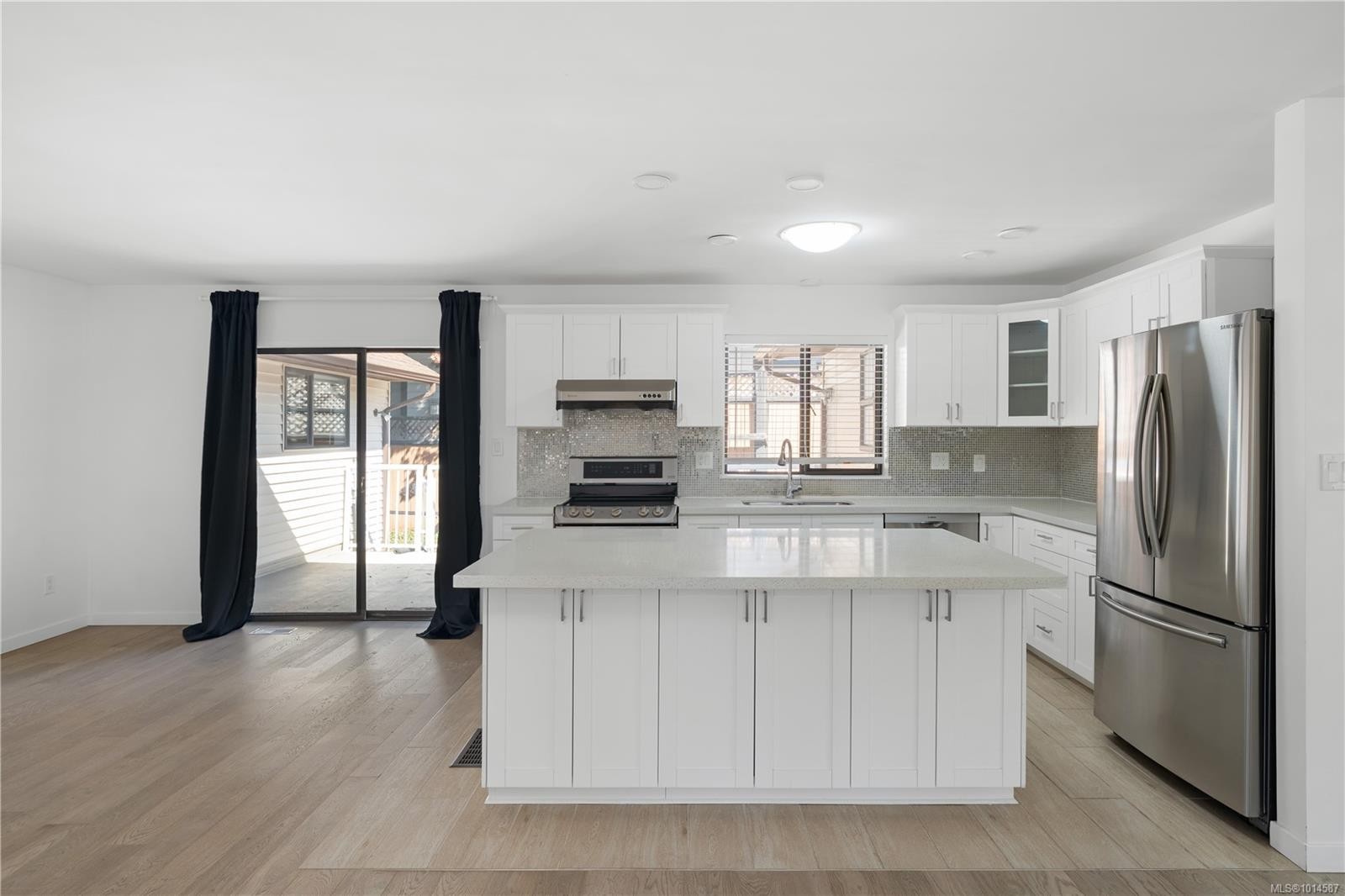 4101 Scoones Pl, Saanich, BC