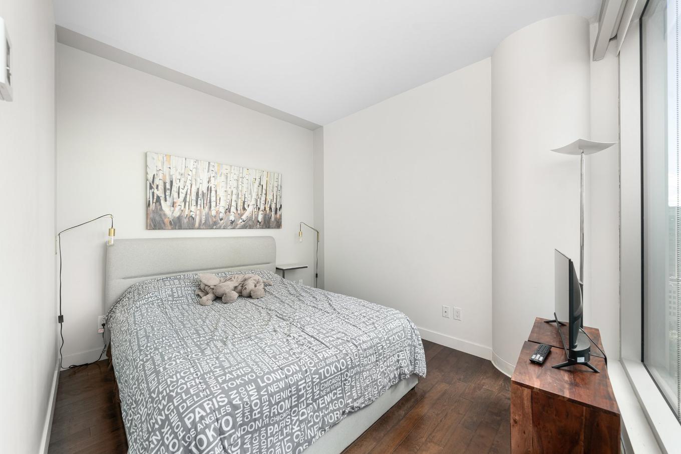 Bedroom - 1807-495 Av. Viger O., Montréal (Ville-Marie), QC - Indoor Photo Showing Bedroom