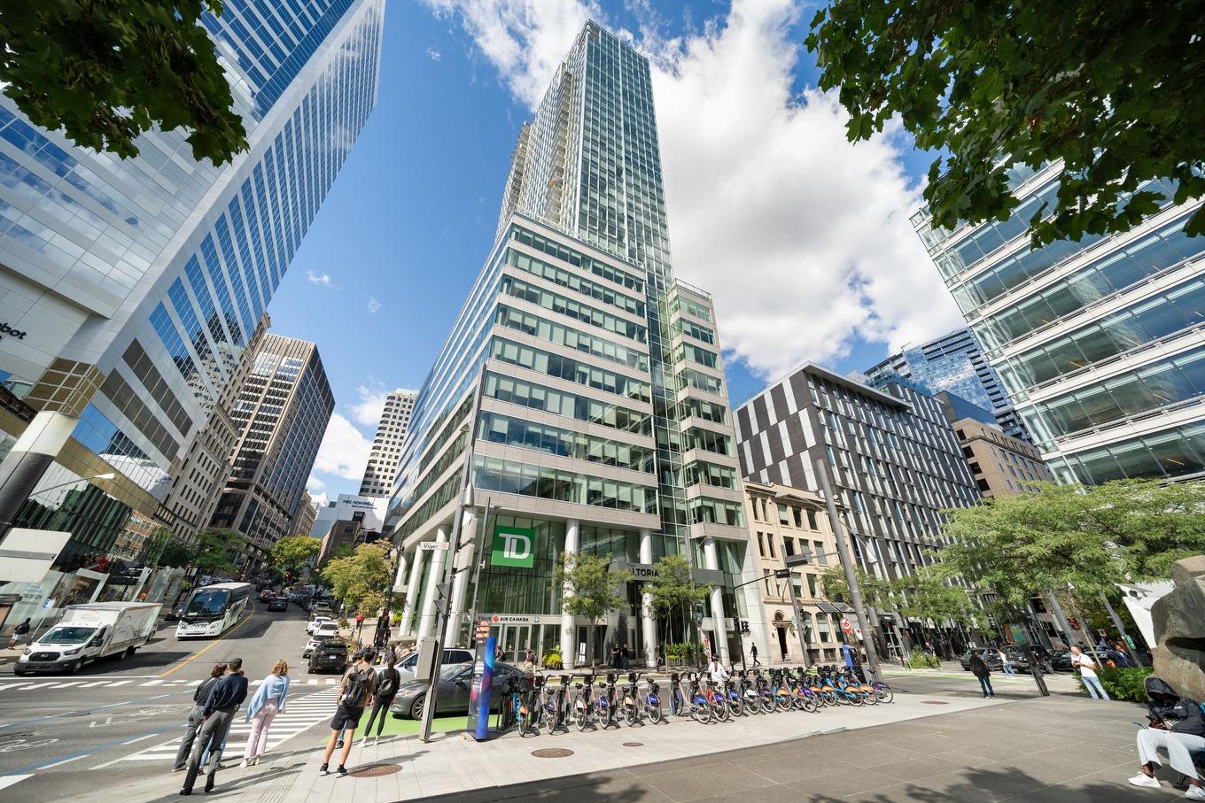 Frontage - 1807-495 Av. Viger O., Montréal (Ville-Marie), QC - Outdoor With Facade