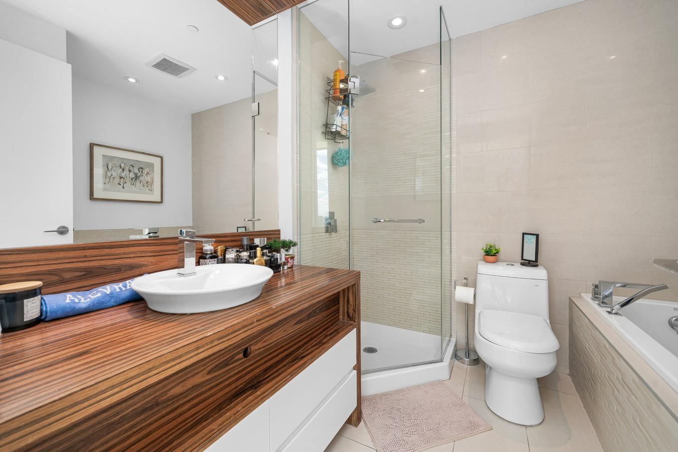 Bathroom - 1807-495 Av. Viger O., Montréal (Ville-Marie), QC - Indoor Photo Showing Bathroom